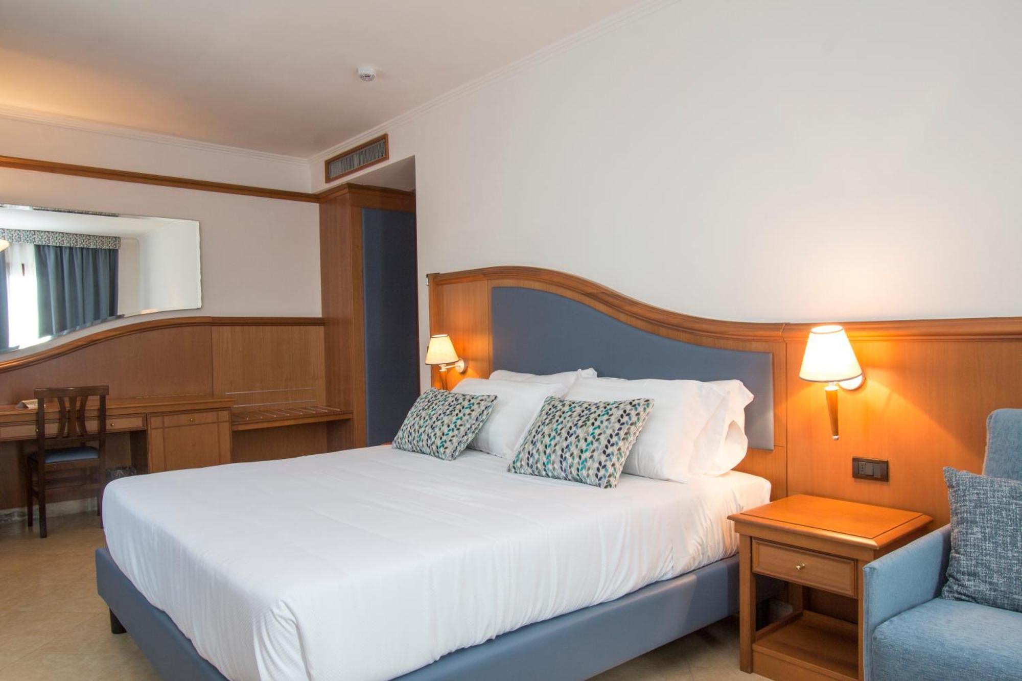 סבאודיה Hotel Centrale מראה חיצוני תמונה