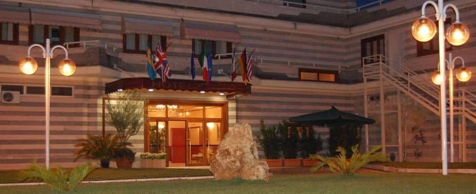 סבאודיה Hotel Centrale מראה חיצוני תמונה