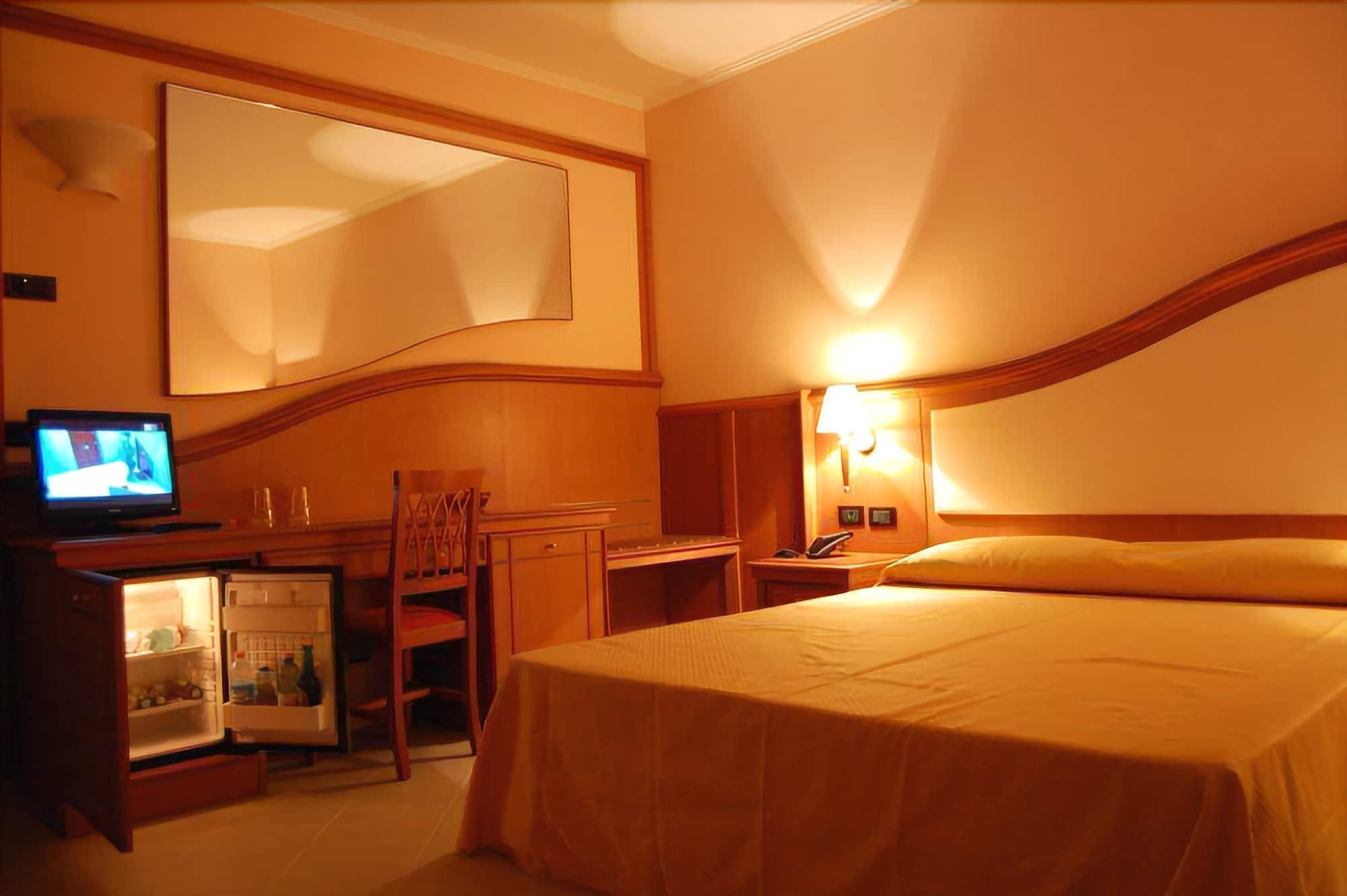 סבאודיה Hotel Centrale מראה חיצוני תמונה